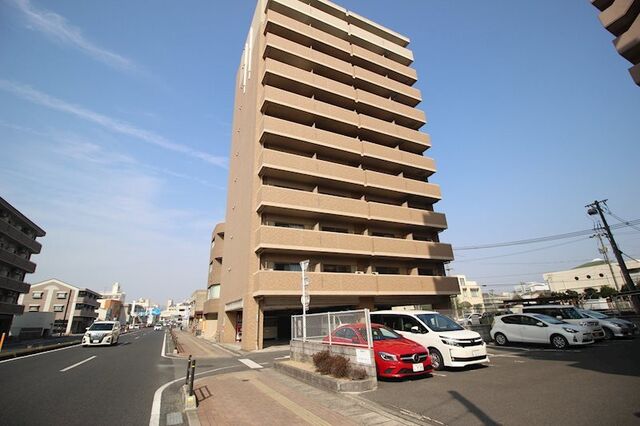 マンションニューヨーク医大東の外観