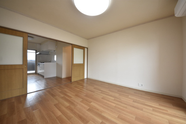 拡大写真:旭川ハイツ 3階B308の居間