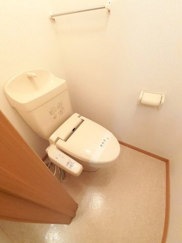拡大写真：クレール 2階201のトイレも気になるポイント