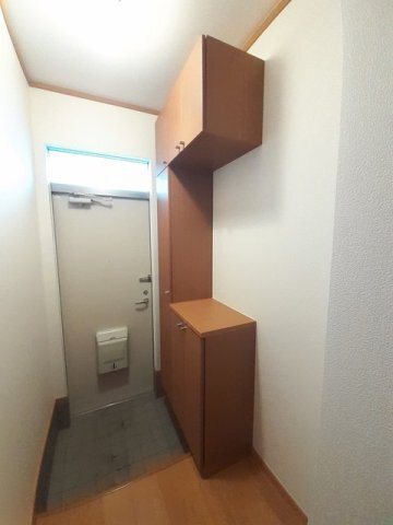 拡大写真：クレール 2階201の毎日通る玄関はこちらです