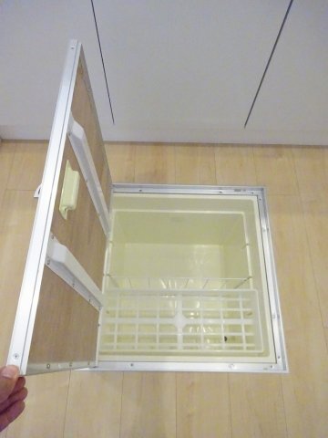 拡大写真:アルカンシエル18 1階102のこまごまとしたものを収納できそうですね