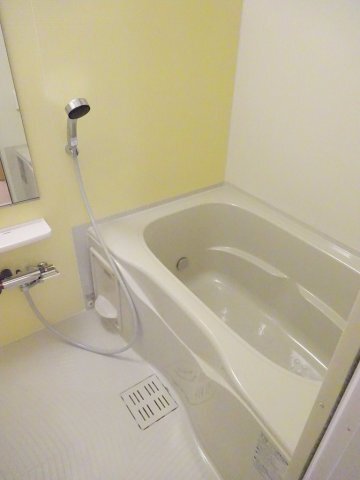 拡大写真:アルカンシエル18 1階102のトイレもきれいです