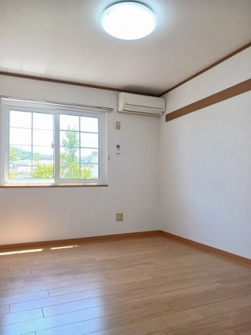 拡大写真:サンシティ臼井 1階101のおしゃれな内装です