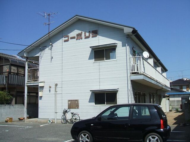 コーポリラの外観