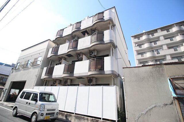 ウイング岡町の外観