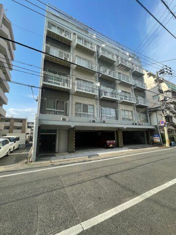 春日町マンションの外観