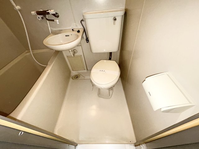 拡大写真:ウイング岡町 1階101のトイレ