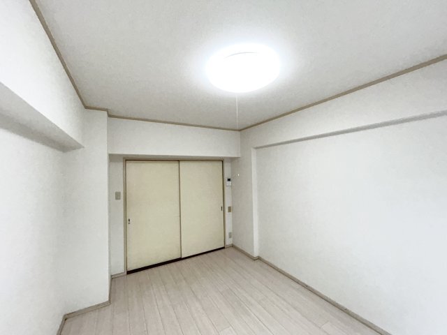 拡大写真:ウイング岡町 1階101の内装