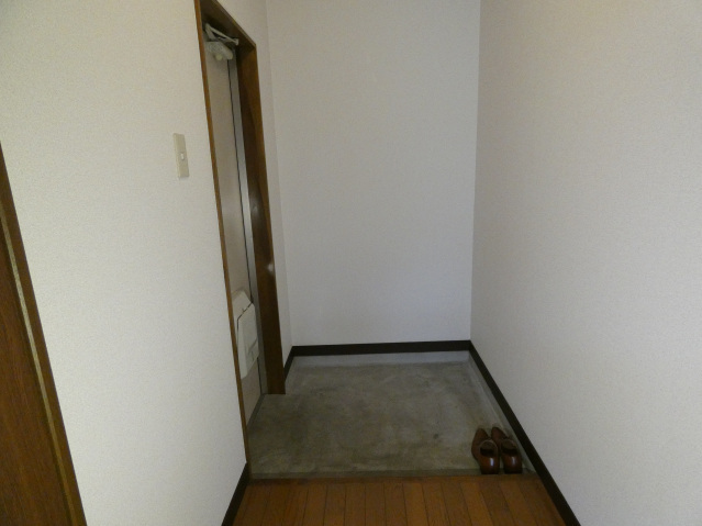 拡大写真:フォレスト大森 2階201の玄関