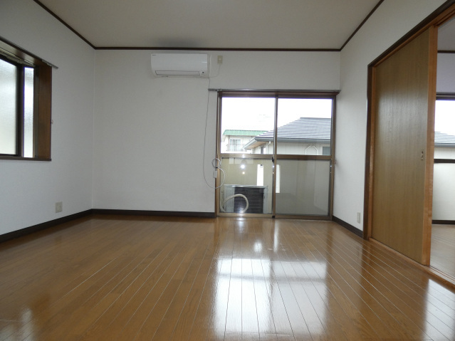 拡大写真:フォレスト大森 2階201の居間