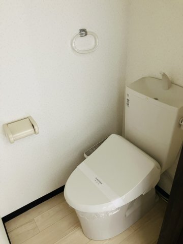 拡大写真:サンコーポ東古松 2階201のトイレ
