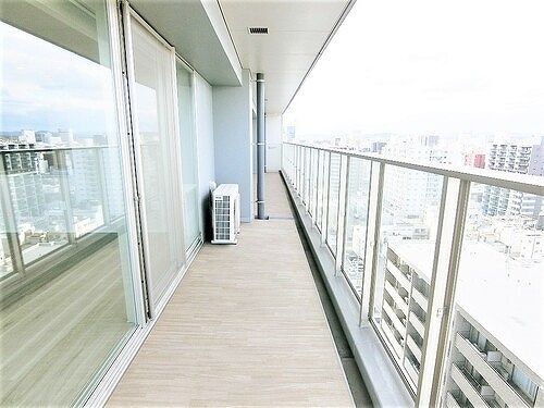 拡大写真:ライオンズタワー岡山千日前 11階1107のバルコニー