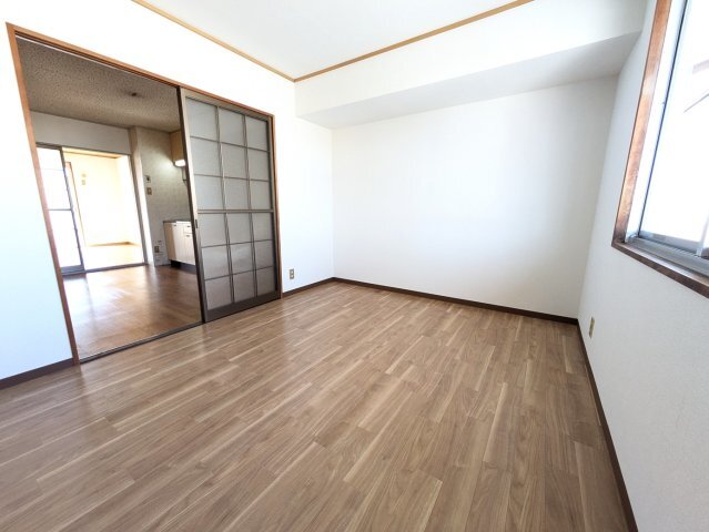 拡大写真:カーサ若葉A 2階202の洋室