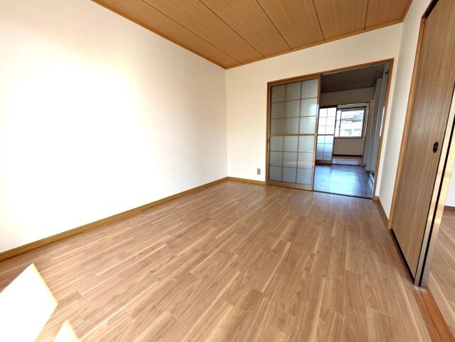 拡大写真:カーサ若葉A 2階202の洋室
