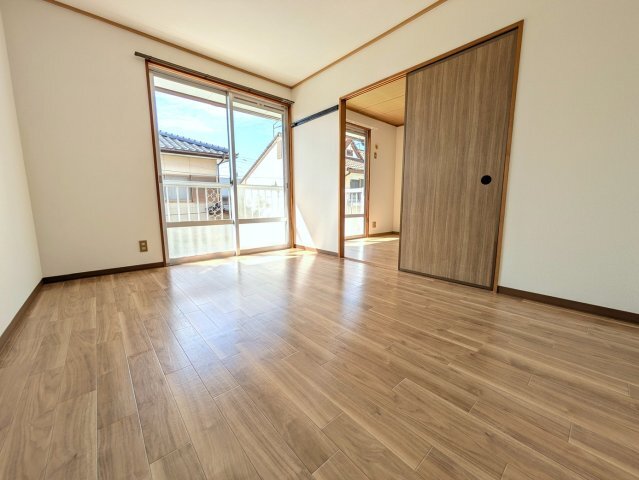 拡大写真:カーサ若葉A 2階202の洋室