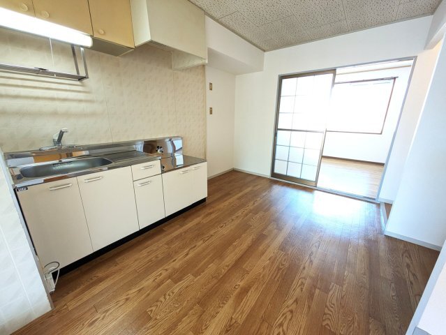 拡大写真:カーサ若葉A 2階202のキッチン