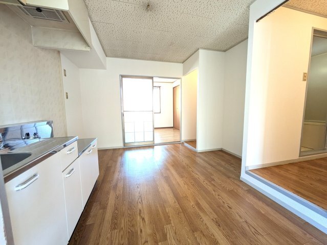 拡大写真:カーサ若葉A 2階202の居間