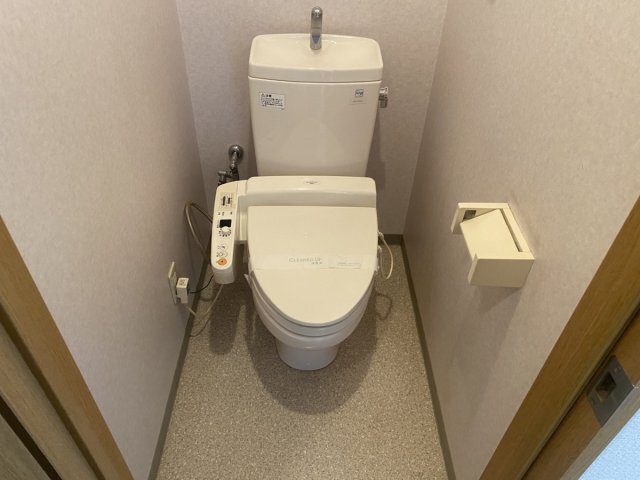 拡大写真:パラッツォ操明 1階101のトイレ