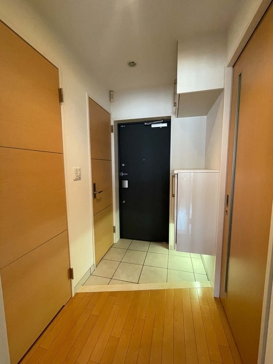 拡大写真:リベール桑田町CentralCity 6階604の玄関