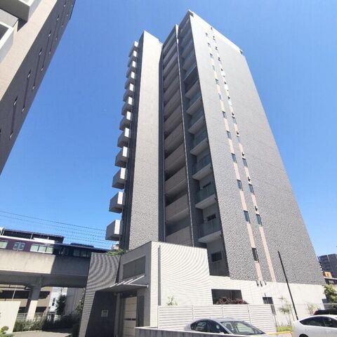 クレスティークAYAの外観