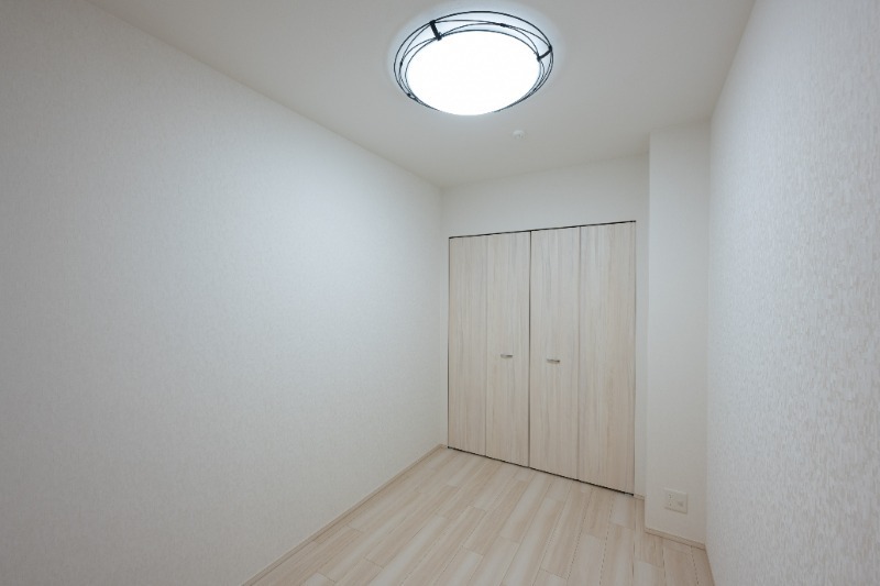 拡大写真:プレジオ鎗屋町 13階1303の洋室