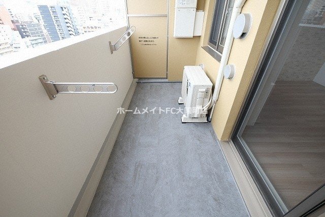 拡大写真:セレニテ本町東リアン 6階605のバルコニー