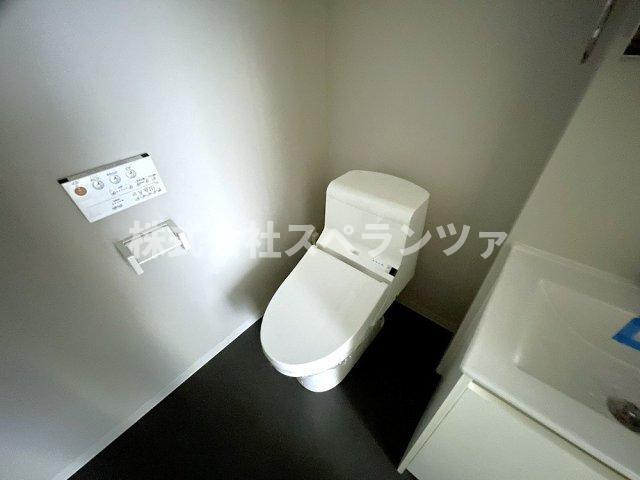 拡大写真:WISTERIA R&T 1階201のトイレ