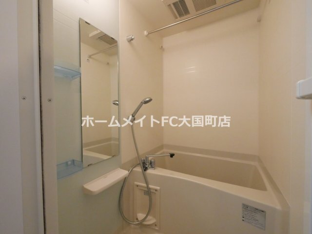 拡大写真:プライムアーバン御堂筋本町 6階607の風呂