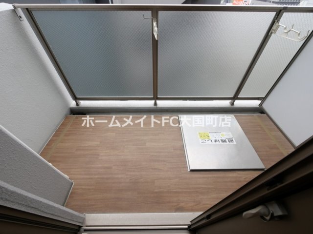 拡大写真:プライムアーバン御堂筋本町 6階607のバルコニー