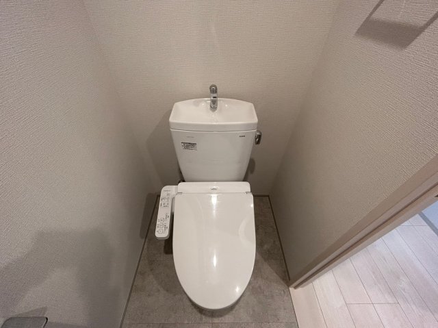 拡大写真:Sarnath海老江 3階301のトイレ