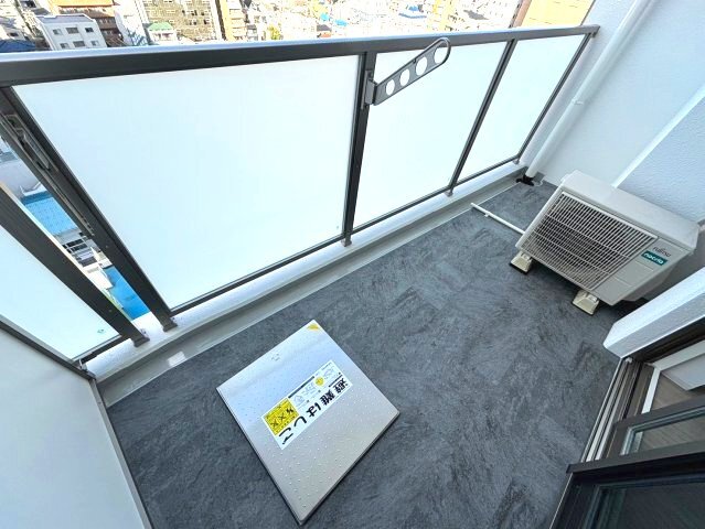 拡大写真:セレニテ新大阪ミラク弐番館 7階705のバルコニー