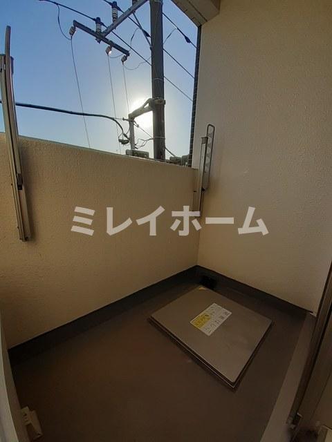 拡大写真:トゥーレン コティ 4階404のバルコニー