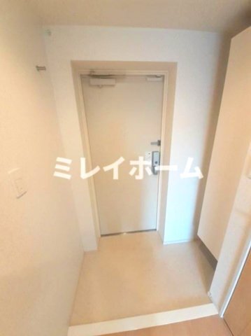 拡大写真:トゥーレン コティ 4階404の玄関