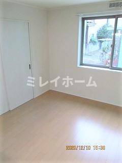 拡大写真:サクラーレ大森西 1階102の居間