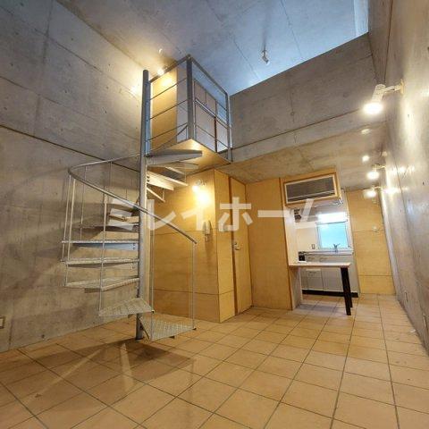 拡大写真:passaggio 1階104の居間
