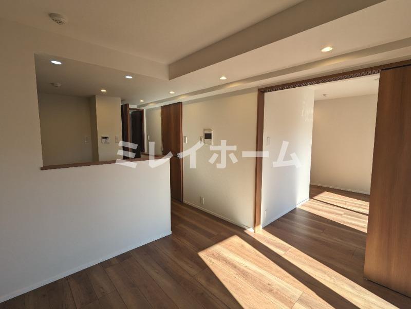 拡大写真:ドムススタイル武蔵小山 2階201の居間
