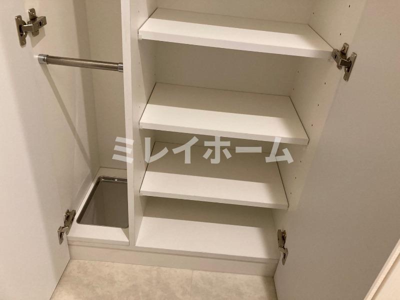 拡大写真:ドムス・スタイル武蔵小山 3階305の玄関