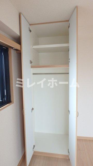 拡大写真:ルーブル多摩川八番館 8階804の収納