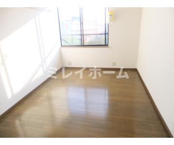 拡大写真:BROWNHOMES 2階205の居間
