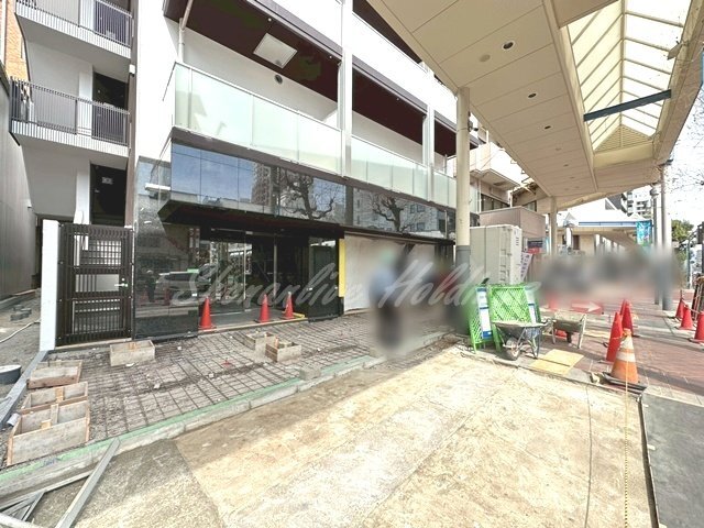拡大写真:平塚市明石町 5階504の清潔感のあるエントランスです♪