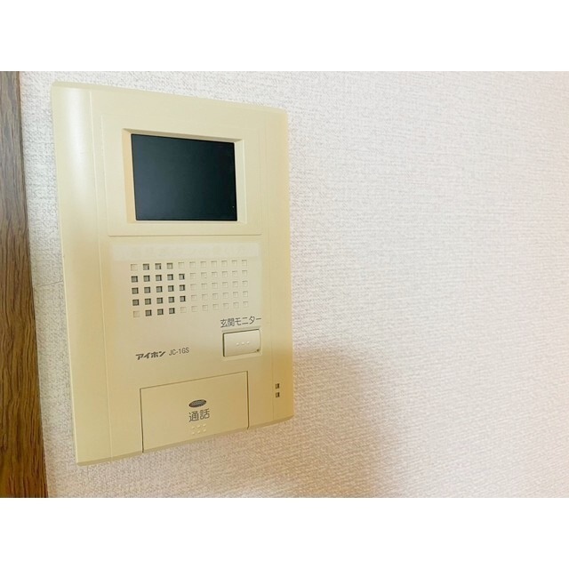 拡大写真:逗子市沼間2丁目 1階103のモニタ付インターホンで安心♪
