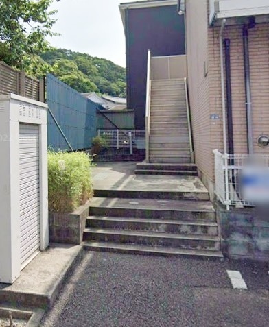 拡大写真:逗子市沼間2丁目 1階103の開放的なエントランス♪