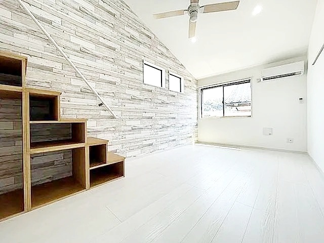 拡大写真:鎌倉市岩瀬 2階203の居間