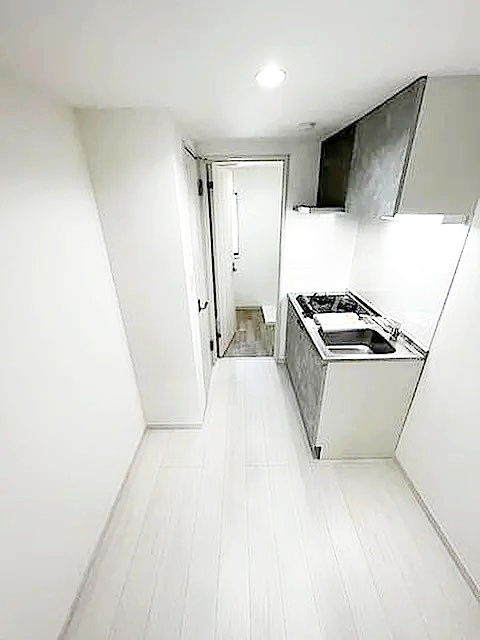 拡大写真:鎌倉市岩瀬 2階203の玄関