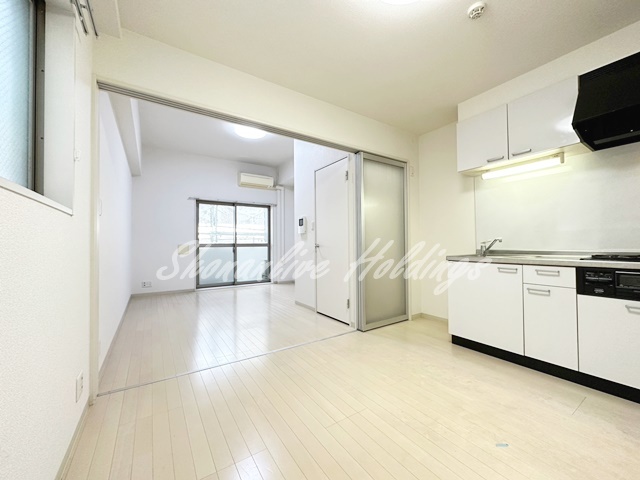 拡大写真:藤沢市湘南台2丁目 4階201の使いやすいリビングになります♪