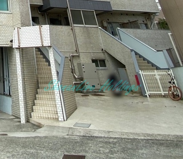拡大写真:藤沢市片瀬海岸1丁目 2階205のエントランス