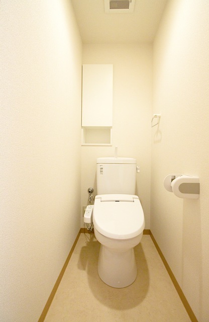 拡大写真:藤沢市辻堂新町2丁目 2階404のトイレ