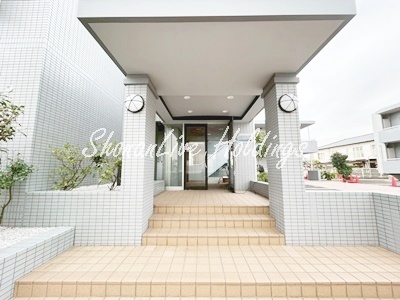 拡大写真:藤沢市弥勒寺3丁目 2階202のエントランス