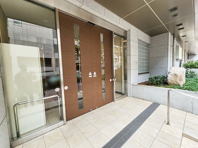拡大写真:横浜市戸塚区品濃町 9階906のエントランス