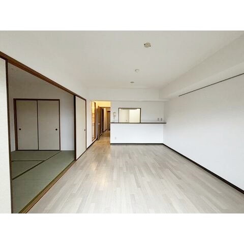 拡大写真:藤沢市大鋸 3階306の居間